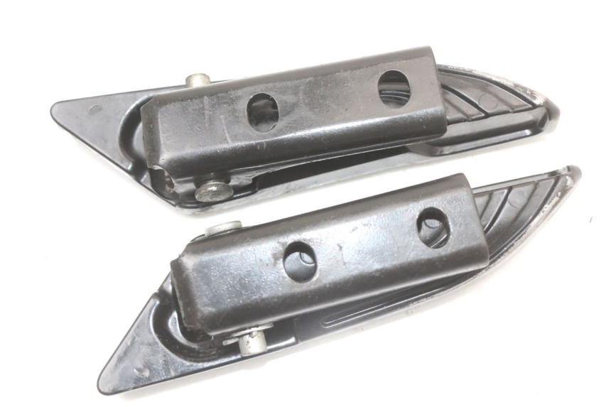 photo de ZESTAW TYLNYCH PODNÓŻKÓW PIAGGIO NEW TYPHOON 50 (2018 - 2021) - Zbliżenie techniczne