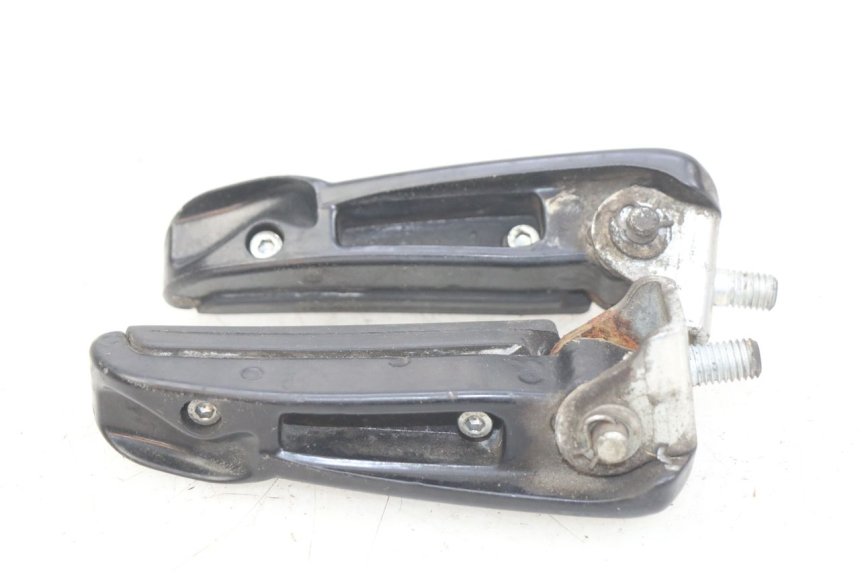 photo de ZESTAW TYLNYCH PODNÓŻKÓW GILERA NEXUS 125 (2007 - 2009) - Zoom stanu zużycia