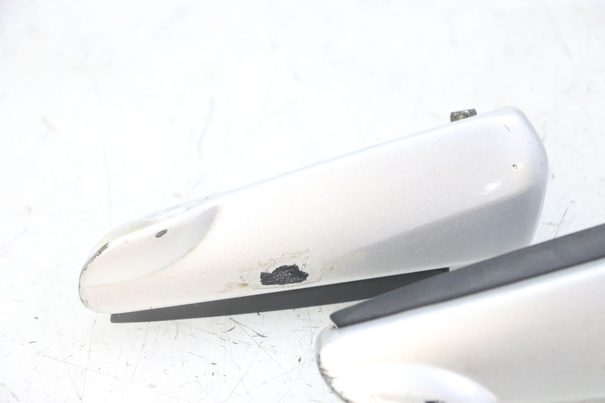 photo de ZESTAW TYLNYCH PODNÓŻKÓW GILERA NEXUS 125 (2009 - 2013) - Widok ogólny