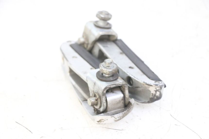 photo de ZESTAW TYLNYCH PODNÓŻKÓW GILERA NEXUS 125 (2009 - 2013) - Punkty mocowania