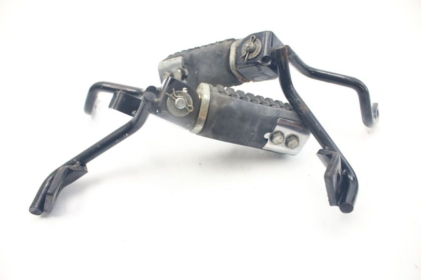 photo de ZESTAW TYLNYCH PODNÓŻKÓW KYMCO PEOPLE 250 (2004 - 2008) - Inny kąt widzenia