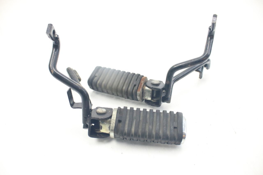 photo de ZESTAW TYLNYCH PODNÓŻKÓW KYMCO PEOPLE 250 (2004 - 2008) - Zbliżenie techniczne