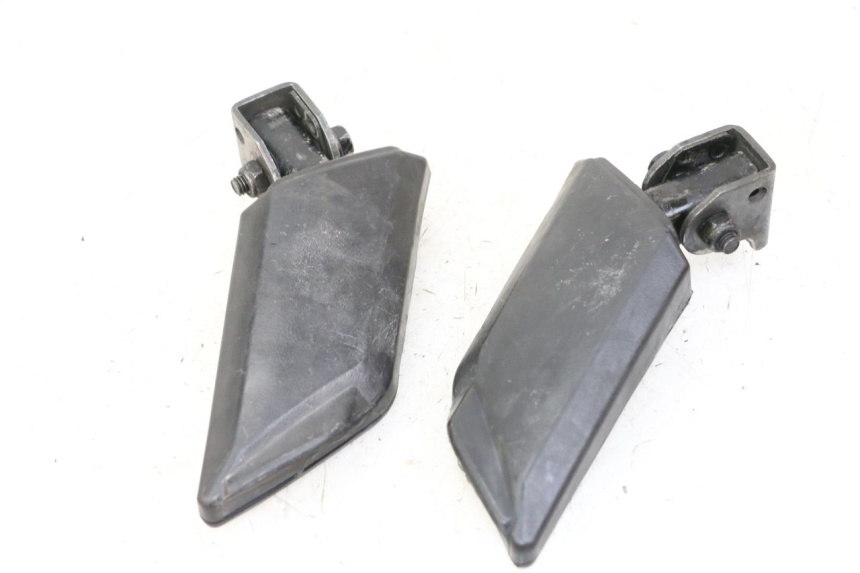 photo de ZESTAW TYLNYCH PODNÓŻKÓW PEUGEOT KISBEE 4T 50 (2018 - 2022) - Widok ogólny