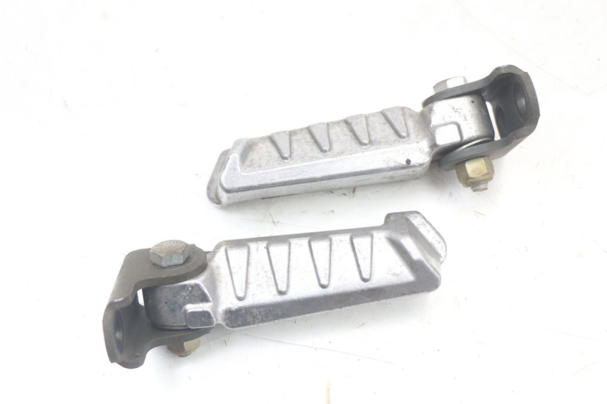 photo de ZESTAW TYLNYCH PODNÓŻKÓW PEUGEOT LUDIX 50 (2005 - 2007) - Zoom stanu zużycia