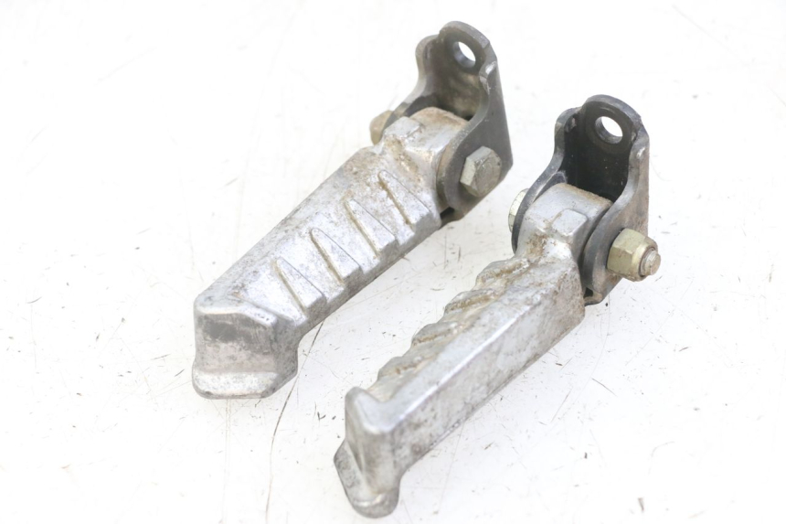 photo de ZESTAW TYLNYCH PODNÓŻKÓW PEUGEOT LUDIX ONE 50 (2005 - 2008) - Widok główny