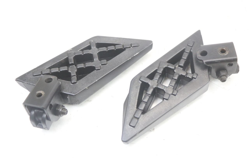 photo de ZESTAW TYLNYCH PODNÓŻKÓW PEUGEOT STREETZONE 4T 50 (2018 - 2023) - Zoom stanu zużycia