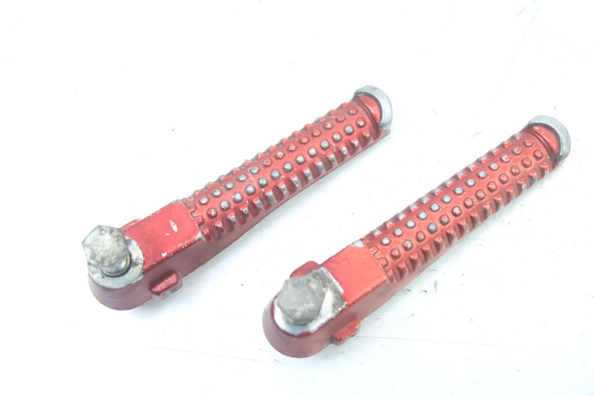 photo de ZESTAW TYLNYCH PODNÓŻKÓW PEUGEOT TKR TREKKER FURIOUS 50 (2005 - 2014) - Szczegół części