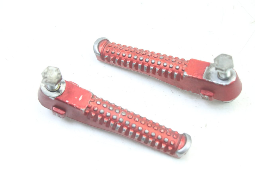 photo de ZESTAW TYLNYCH PODNÓŻKÓW PEUGEOT TKR TREKKER FURIOUS 50 (2005 - 2014) - Zoom stanu zużycia