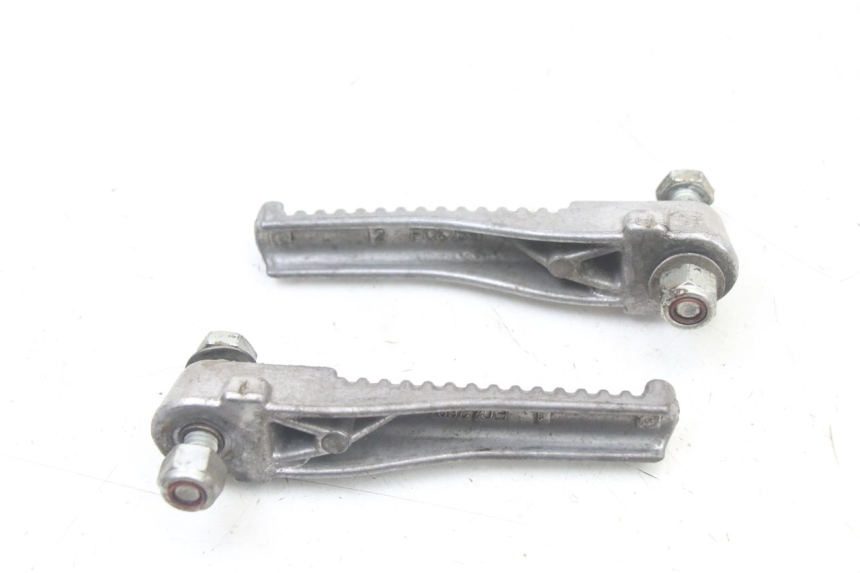 photo de ZESTAW TYLNYCH PODNÓŻKÓW PEUGEOT TREKKER TKR 50 (2005 - 2014) - Inny kąt widzenia