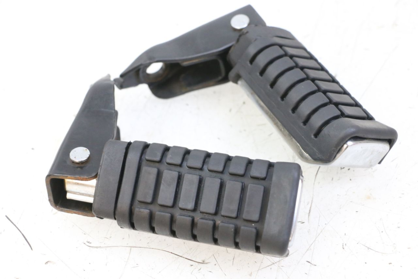 photo de ZESTAW TYLNYCH PODNÓŻKÓW REGAL RAPTOR RAXTER 2 125 (2007 - 2015) - Szczegół części