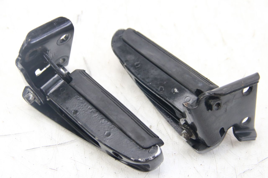 photo de ZESTAW TYLNYCH PODNÓŻKÓW GILERA RUNNER SP 50 (2009 - 2017) - Widok główny