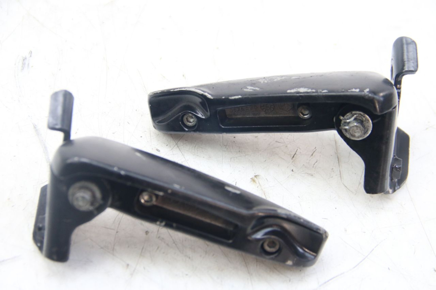 photo de ZESTAW TYLNYCH PODNÓŻKÓW GILERA RUNNER SP 50 (2009 - 2017) - Szczegół części