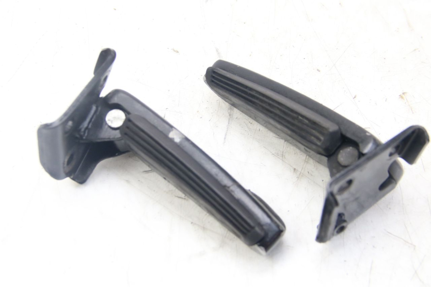 photo de ZESTAW TYLNYCH PODNÓŻKÓW GILERA RUNNER SP 50 (2009 - 2017) - Zbliżenie techniczne