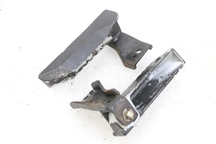 photo de ZESTAW TYLNYCH PODNÓŻKÓW DAELIM S1 125 (2007 - 2016) - Zbliżenie techniczne