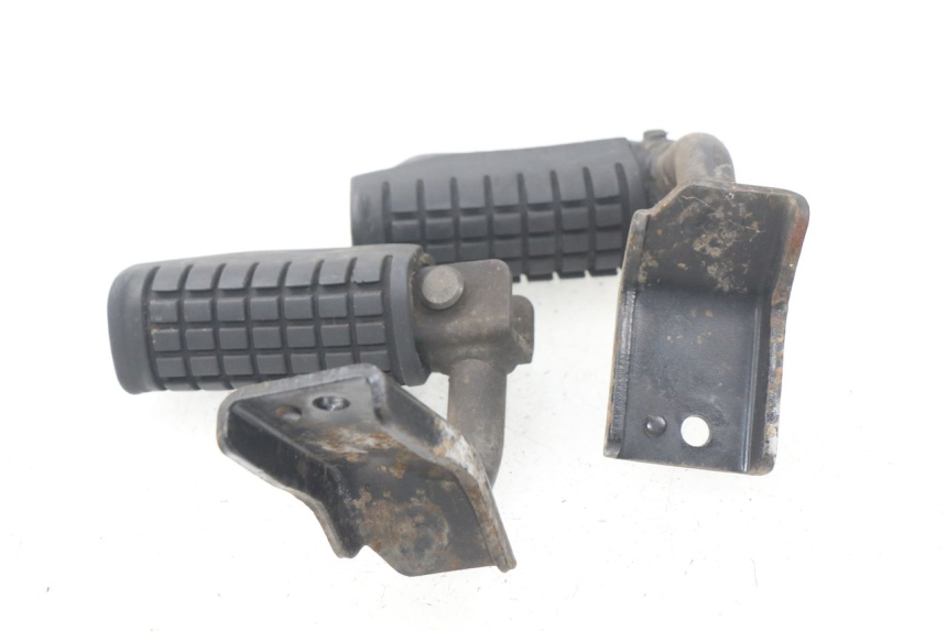 photo de ZESTAW TYLNYCH PODNÓŻKÓW DAELIM S2 125 (2006 - 2007) - Zoom stanu zużycia