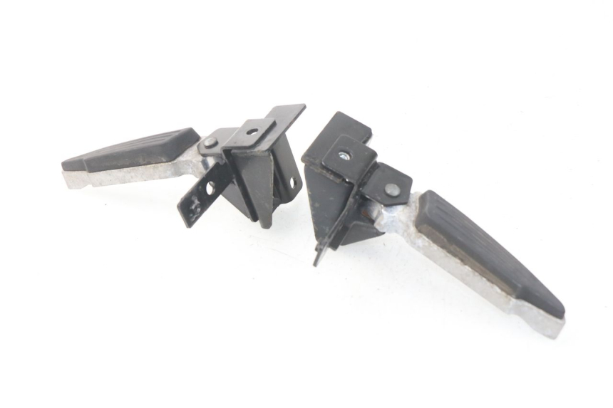 photo de ZESTAW TYLNYCH PODNÓŻKÓW PEUGEOT SATELIS 300 (2012 - 2015) - Inny kąt widzenia