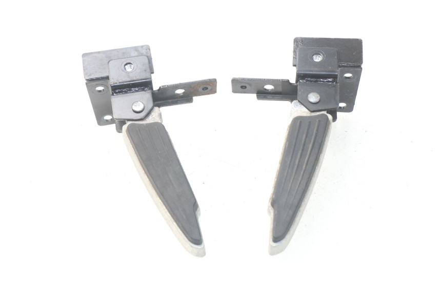 photo de ZESTAW TYLNYCH PODNÓŻKÓW PEUGEOT SATELIS 300 (2012 - 2015) - Zbliżenie techniczne