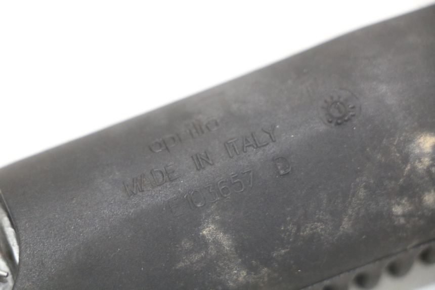 photo de ZESTAW TYLNYCH PODNÓŻKÓW APRILIA SCARABEO GT 125 (1999 - 2007) - Widok ogólny