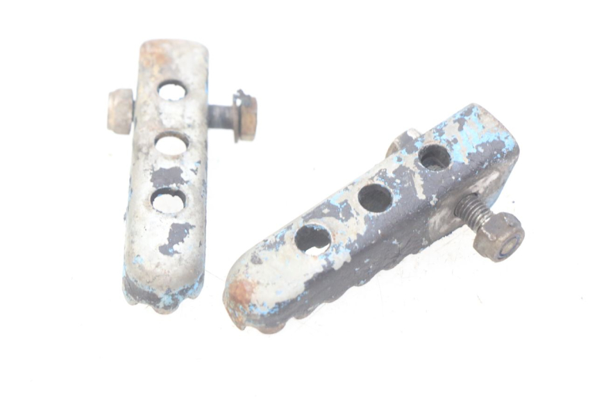 photo de ZESTAW TYLNYCH PODNÓŻKÓW DERBI SENDA 50 (2003 - 2005) - Zoom stanu zużycia