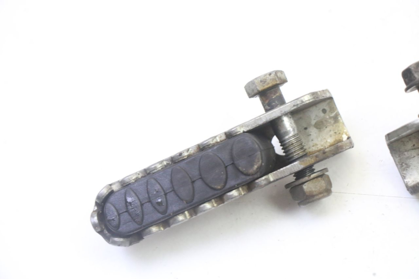 photo de ZESTAW TYLNYCH PODNÓŻKÓW DERBI SENDA SM DRD 50 (2008 - 2013) - Szczegół części