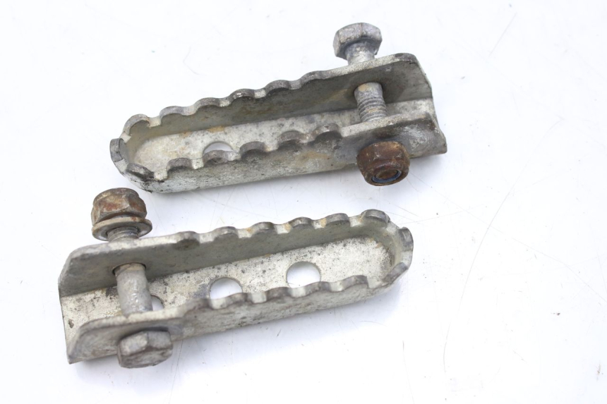 photo de ZESTAW TYLNYCH PODNÓŻKÓW GILERA SMT SUPERMOTARD 50 (2009 - 2017) - Widok główny