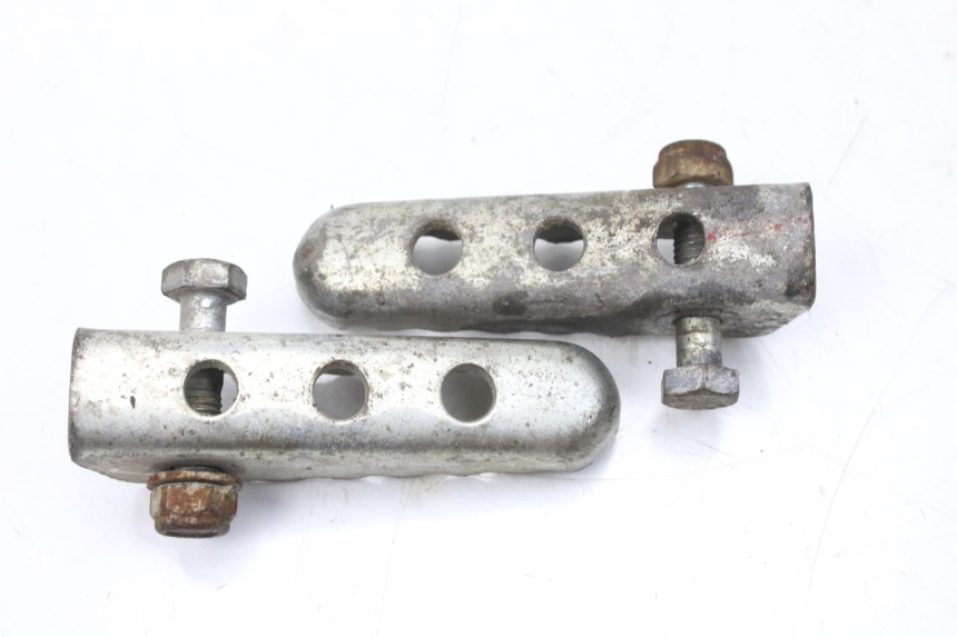 photo de ZESTAW TYLNYCH PODNÓŻKÓW GILERA SMT SUPERMOTARD 50 (2009 - 2017) - Szczegół części