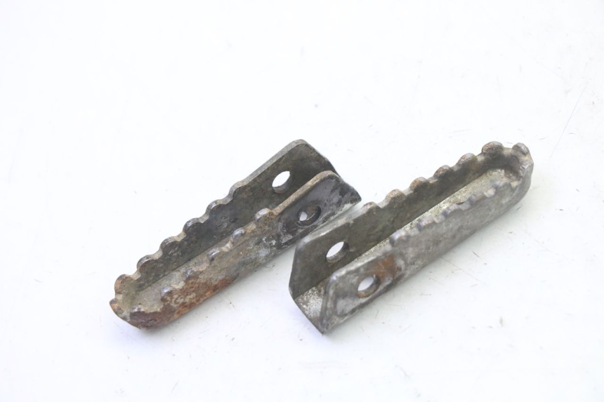 photo de ZESTAW TYLNYCH PODNÓŻKÓW GILERA SMT SUPERMOTARD 50 (2009 - 2017) - Widok główny