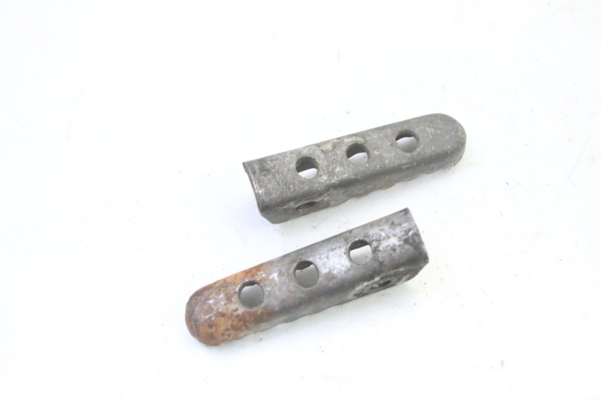 photo de ZESTAW TYLNYCH PODNÓŻKÓW GILERA SMT SUPERMOTARD 50 (2009 - 2017) - Zbliżenie techniczne