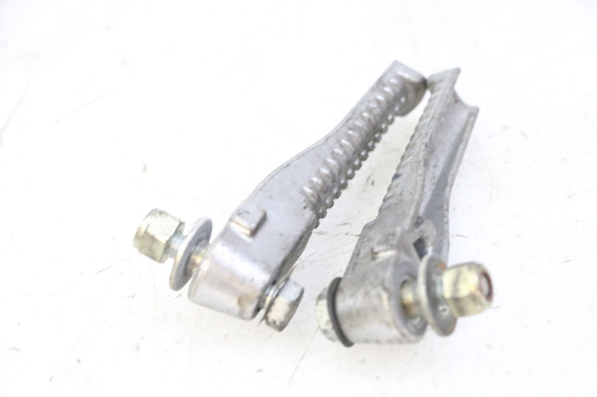 photo de ZESTAW TYLNYCH PODNÓŻKÓW PEUGEOT SPEEDFIGHT 2 LC 50 (2000 - 2009) - Inny kąt widzenia