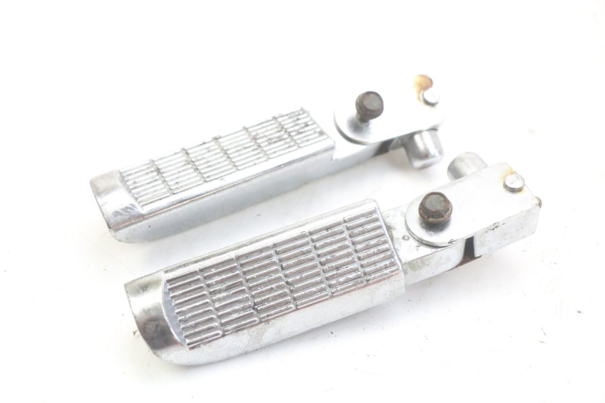 photo de ZESTAW TYLNYCH PODNÓŻKÓW RAZZO STEED 125 (2012 - 2018) - Widok główny