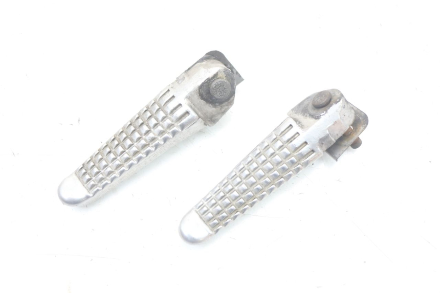 photo de ZESTAW TYLNYCH PODNÓŻKÓW SUZUKI SV S 650 (1999 - 2002) - Zoom stanu zużycia