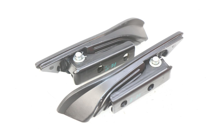 photo de ZESTAW TYLNYCH PODNÓŻKÓW APRILIA SXR 50 (2021 - 2023) - Widok główny