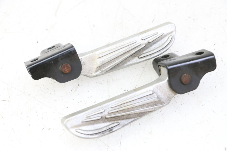 photo de ZESTAW TYLNYCH PODNÓŻKÓW SYM FIDDLE 3 III 50 (2014 - 2020) - Widok główny