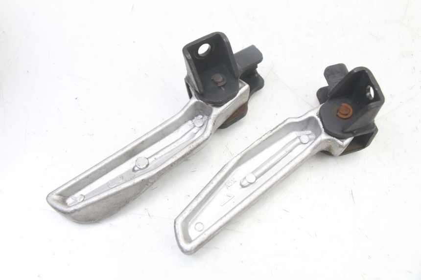 photo de ZESTAW TYLNYCH PODNÓŻKÓW SYM JET 14 4T 50 (2018 - 2022) - Inny kąt widzenia