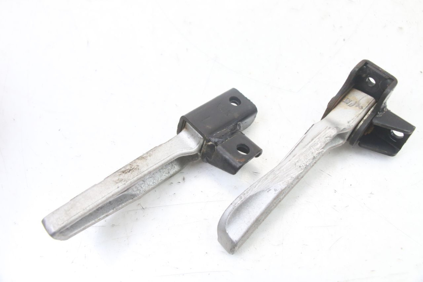 photo de ZESTAW TYLNYCH PODNÓŻKÓW SYM JET 14 4T 50 (2018 - 2022) - Zbliżenie techniczne