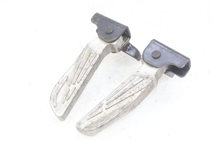 photo de ZESTAW TYLNYCH PODNÓŻKÓW SYM SYMPHONY 125 (2009 - 2015) - Widok główny