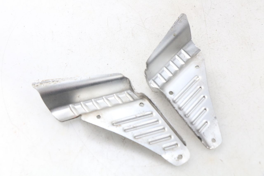 photo de ZESTAW TYLNYCH PODNÓŻKÓW BAOTIAN TRAVEL SPIRIT 50 (2010 - 2012) - Szczegół części