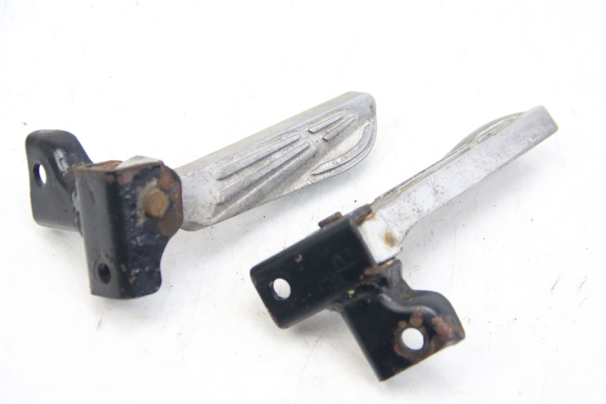 photo de ZESTAW TYLNYCH PODNÓŻKÓW PEUGEOT TWEET 4T 50 (2010 - 2014) - Widok główny