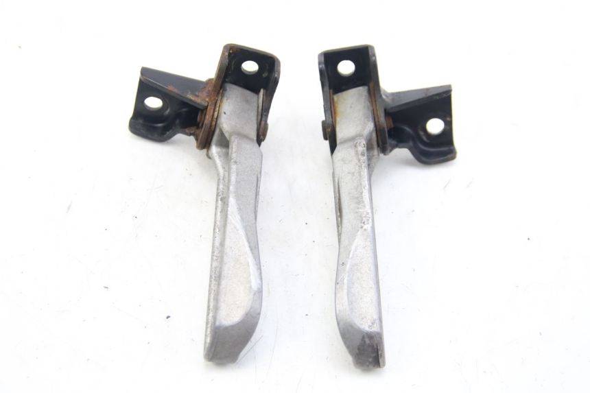 photo de ZESTAW TYLNYCH PODNÓŻKÓW PEUGEOT TWEET 4T 50 (2010 - 2014) - Inny kąt widzenia