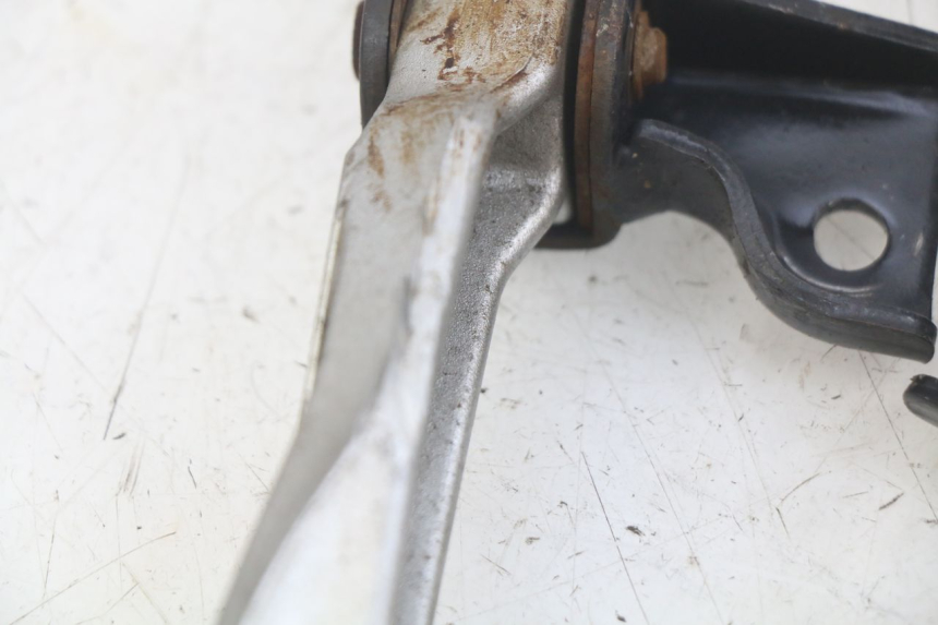 photo de ZESTAW TYLNYCH PODNÓŻKÓW PEUGEOT TWEET 4T 50 (2018 - 2022) - Zoom stanu zużycia