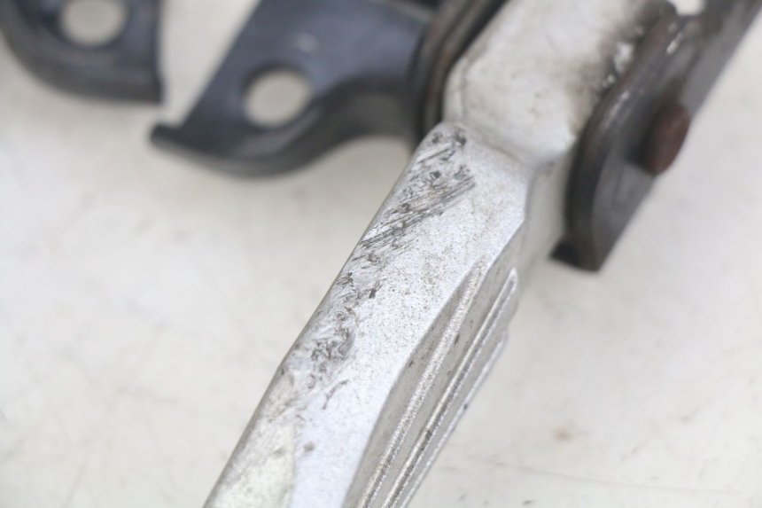 photo de ZESTAW TYLNYCH PODNÓŻKÓW PEUGEOT TWEET 4T 50 (2018 - 2022) - Inny kąt widzenia