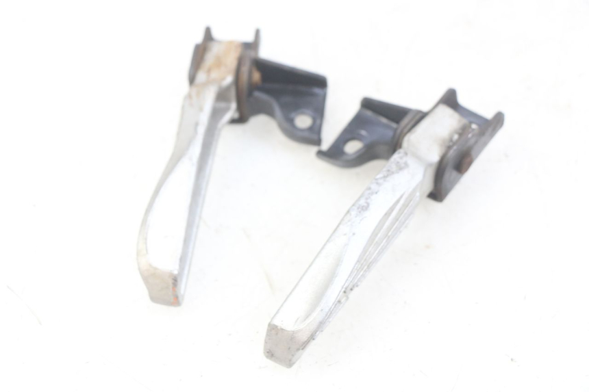 photo de ZESTAW TYLNYCH PODNÓŻKÓW PEUGEOT TWEET 4T 50 (2018 - 2022) - Zbliżenie techniczne