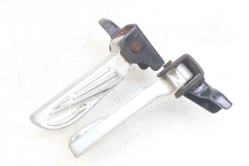 photo de ZESTAW TYLNYCH PODNÓŻKÓW PEUGEOT TWEET 4T 50 (2018 - 2022) - Stan powierzchni