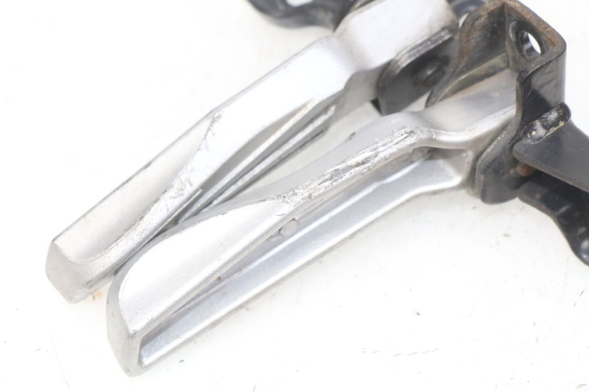 photo de ZESTAW TYLNYCH PODNÓŻKÓW PEUGEOT TWEET ACTIVE 4T 50 (2018 - 2022) - Zoom stanu zużycia