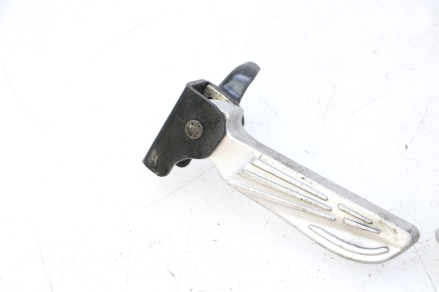 photo de ZESTAW TYLNYCH PODNÓŻKÓW PEUGEOT TWEET PRO CARGO 50 (2018 - 2022) - Stan powierzchni