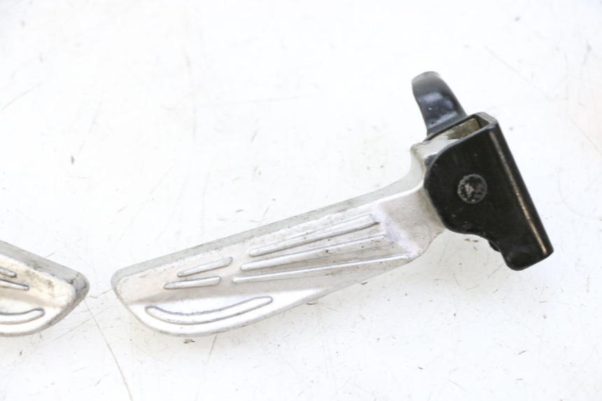 photo de ZESTAW TYLNYCH PODNÓŻKÓW PEUGEOT TWEET PRO CARGO 50 (2018 - 2022) - Część sprawdzona