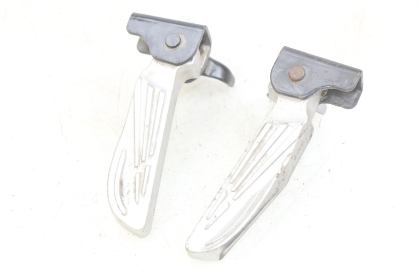 photo de ZESTAW TYLNYCH PODNÓŻKÓW PEUGEOT TWEET 125 (2018 - 2021) - Widok główny