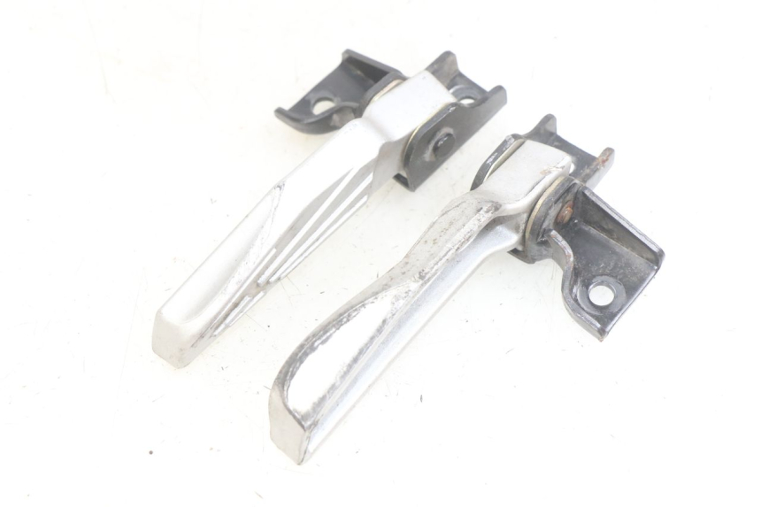 photo de ZESTAW TYLNYCH PODNÓŻKÓW PEUGEOT TWEET 125 (2018 - 2021) - Widok ogólny