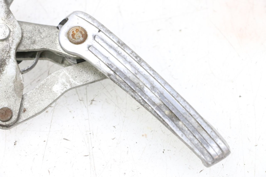 photo de ZESTAW TYLNYCH PODNÓŻKÓW PIAGGIO VESPA GTS SUPER IE 125 (2009 - 2016) - Kontrola wizualna