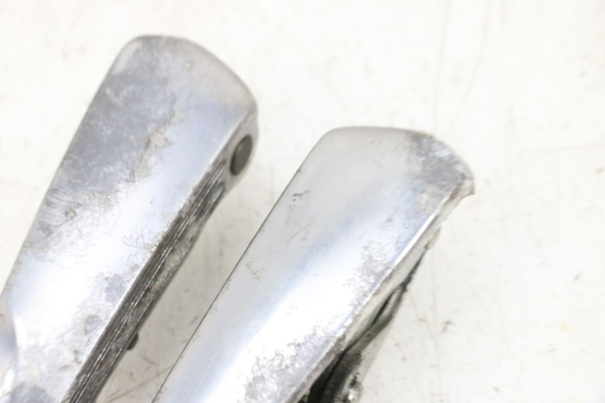 photo de ZESTAW TYLNYCH PODNÓŻKÓW PIAGGIO VESPA GTS SUPER IE 125 (2009 - 2016) - Widok ogólny